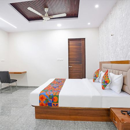 Fabhotel Platinum Palace - Nr Magadi Main Road バンガロール エクステリア 写真