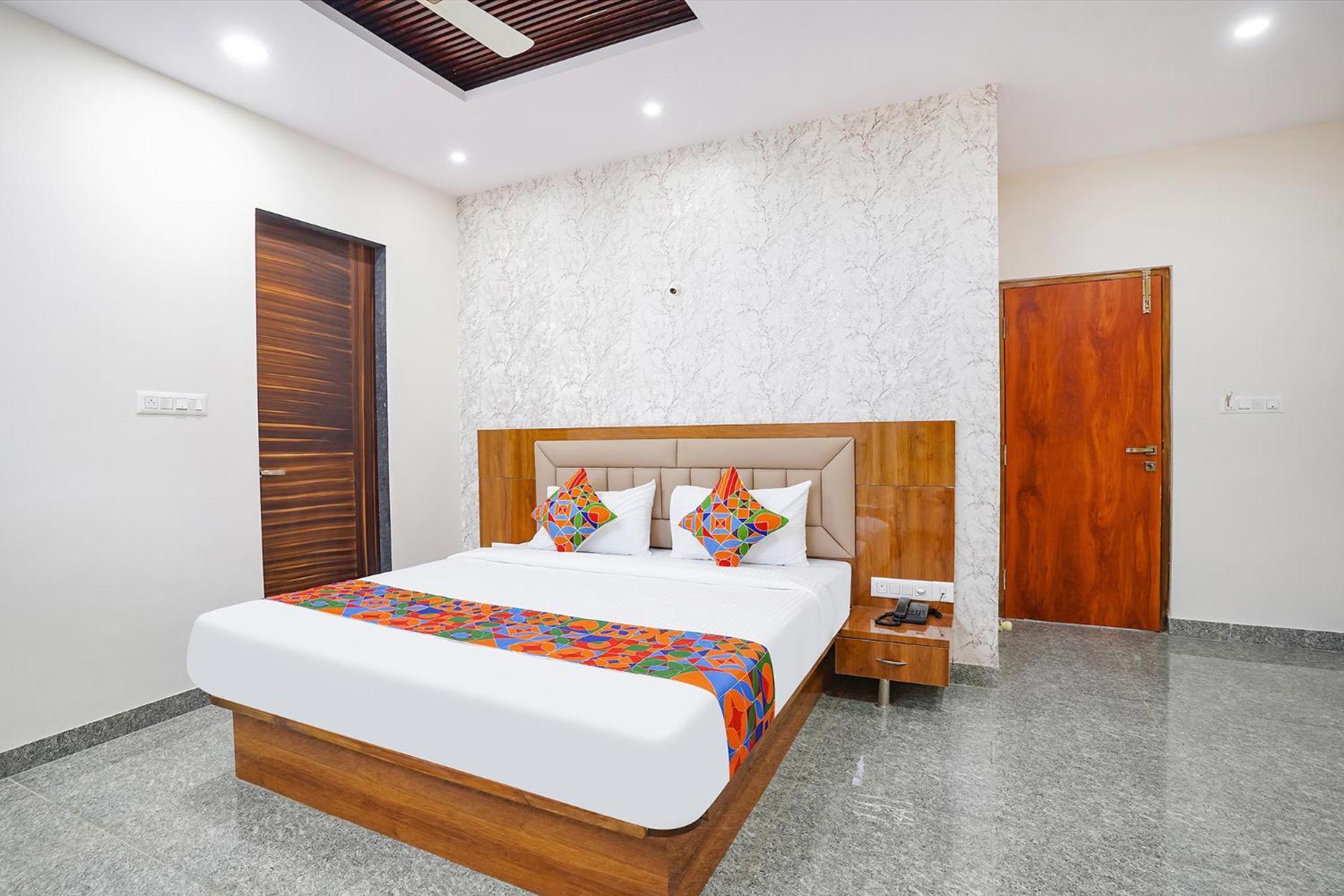 Fabhotel Platinum Palace - Nr Magadi Main Road バンガロール エクステリア 写真