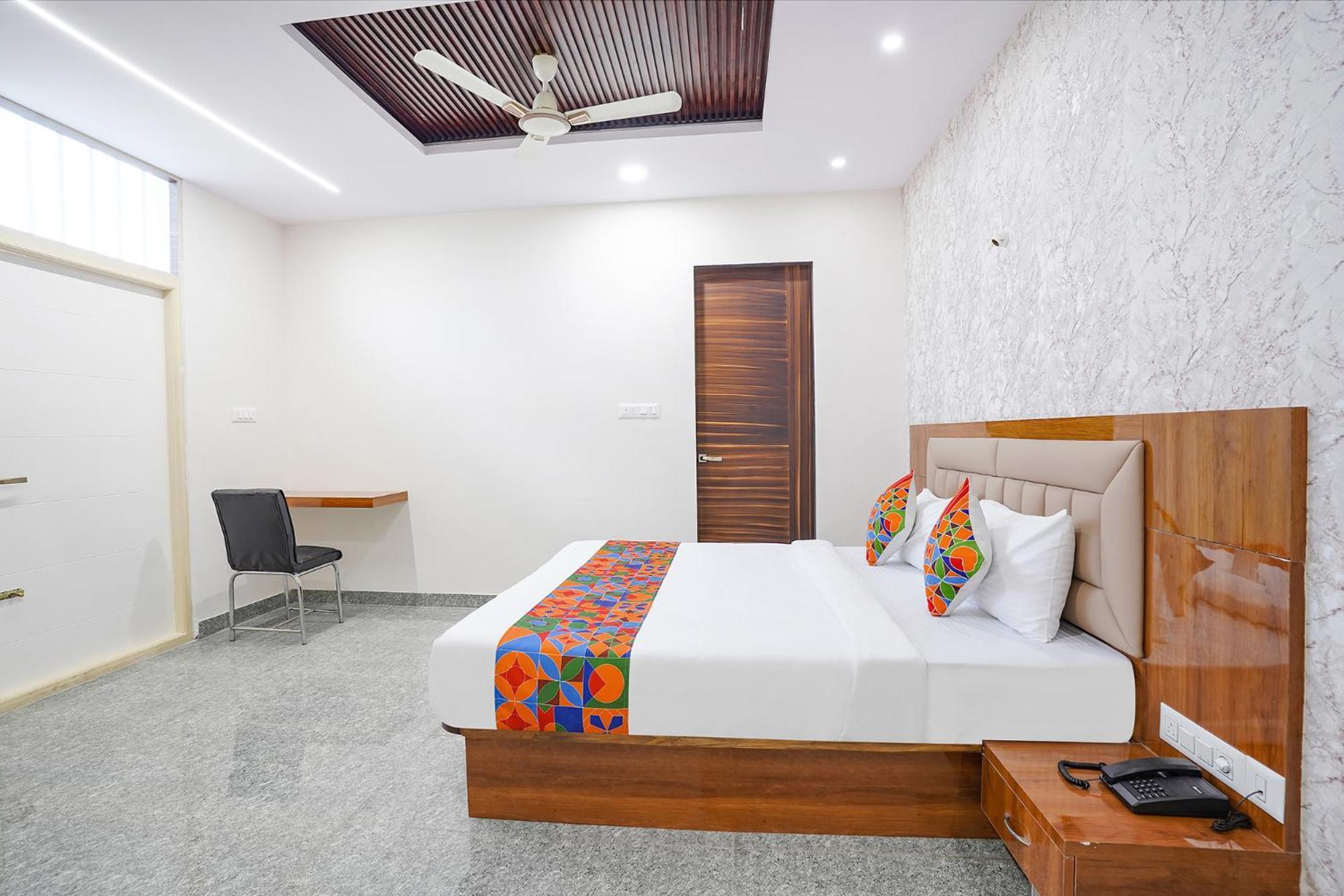 Fabhotel Platinum Palace - Nr Magadi Main Road バンガロール エクステリア 写真