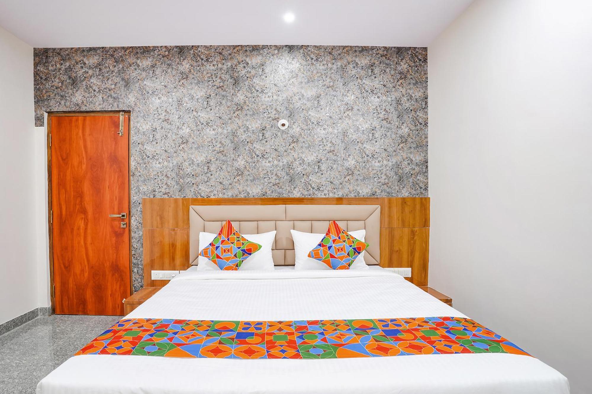 Fabhotel Platinum Palace - Nr Magadi Main Road バンガロール エクステリア 写真