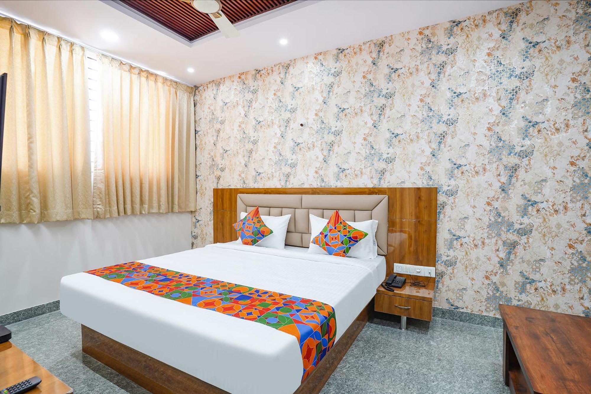 Fabhotel Platinum Palace - Nr Magadi Main Road バンガロール エクステリア 写真