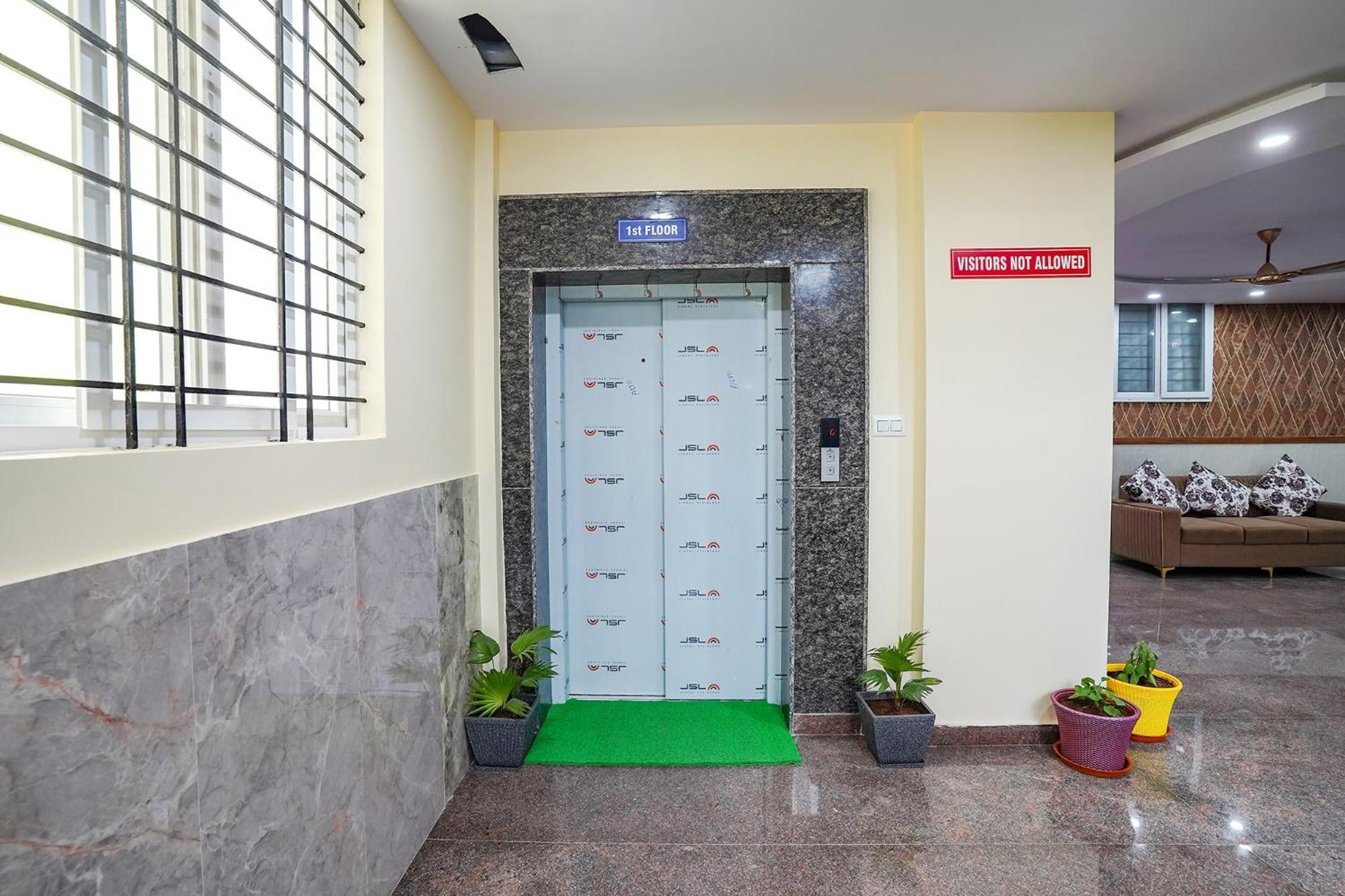 Fabhotel Platinum Palace - Nr Magadi Main Road バンガロール エクステリア 写真