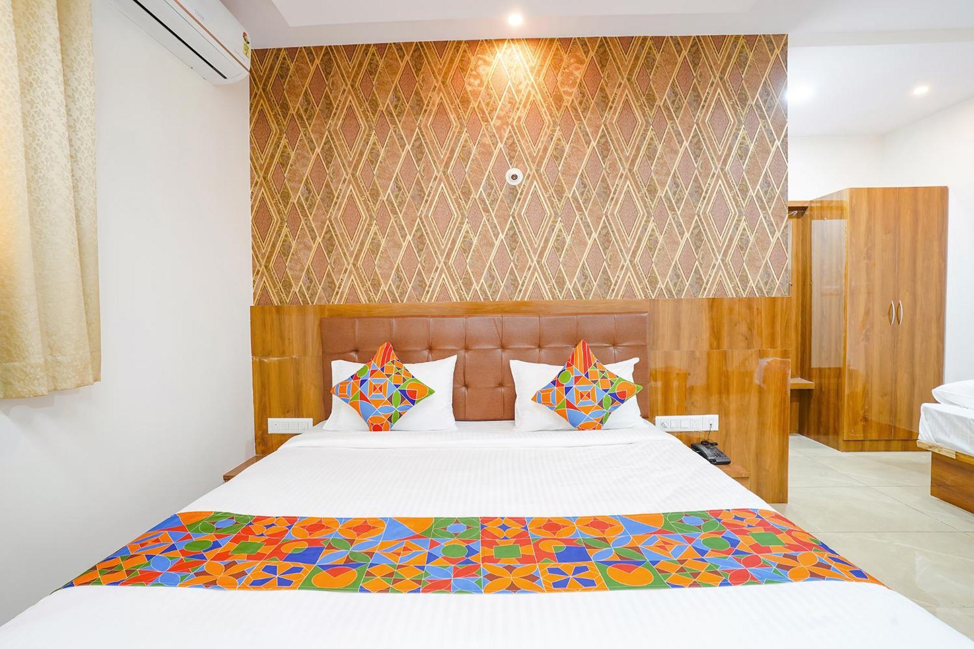 Fabhotel Platinum Palace - Nr Magadi Main Road バンガロール エクステリア 写真