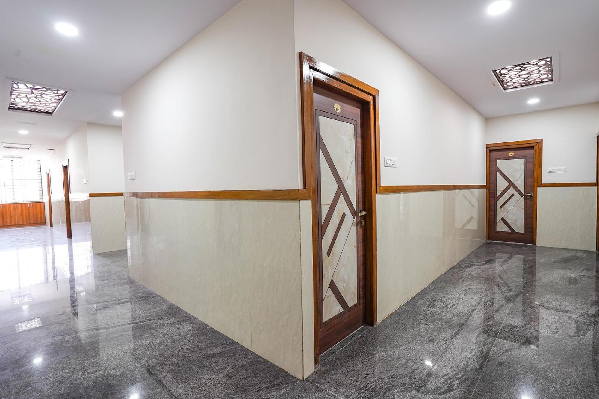 Fabhotel Platinum Palace - Nr Magadi Main Road バンガロール エクステリア 写真