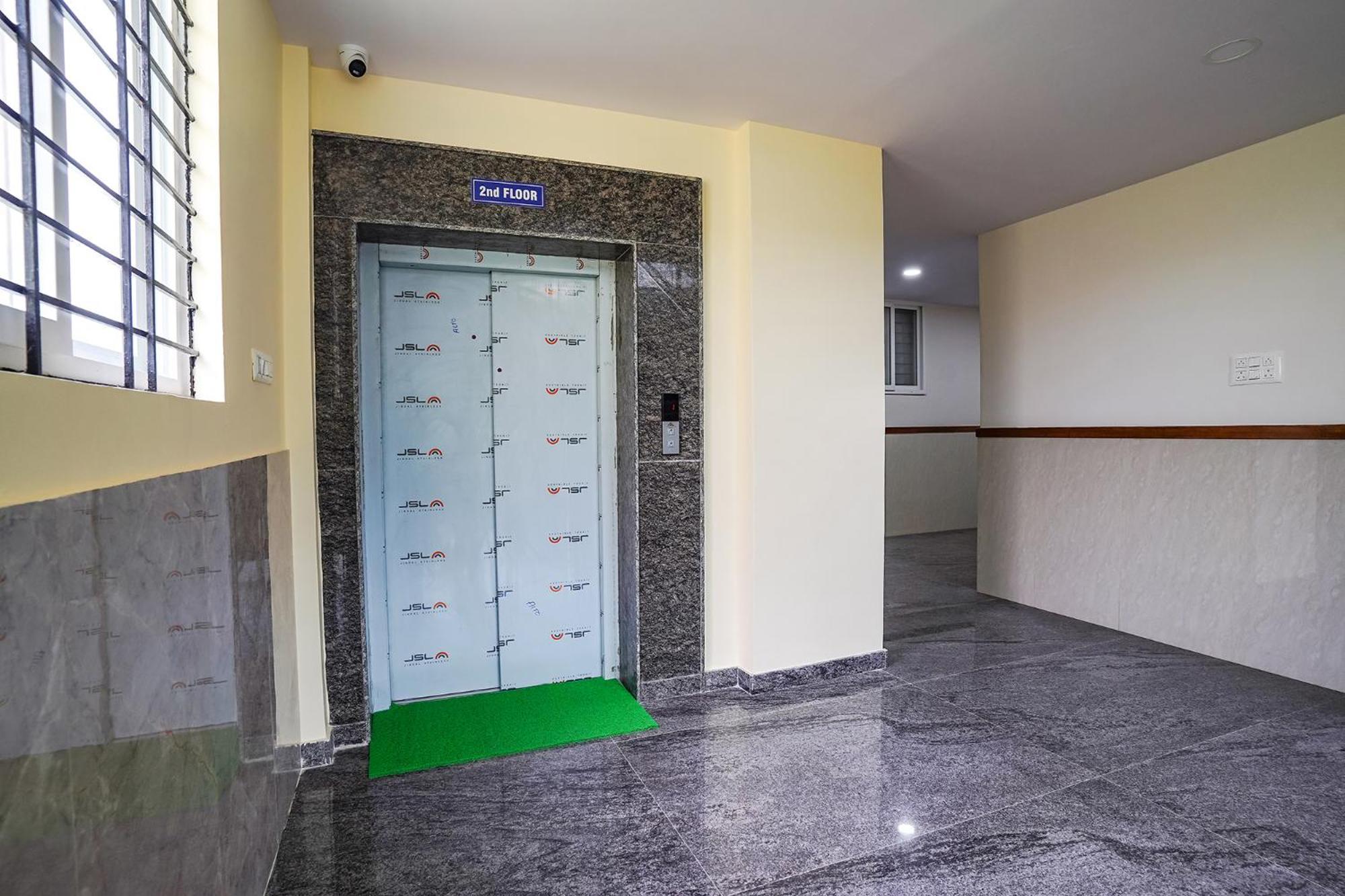 Fabhotel Platinum Palace - Nr Magadi Main Road バンガロール エクステリア 写真