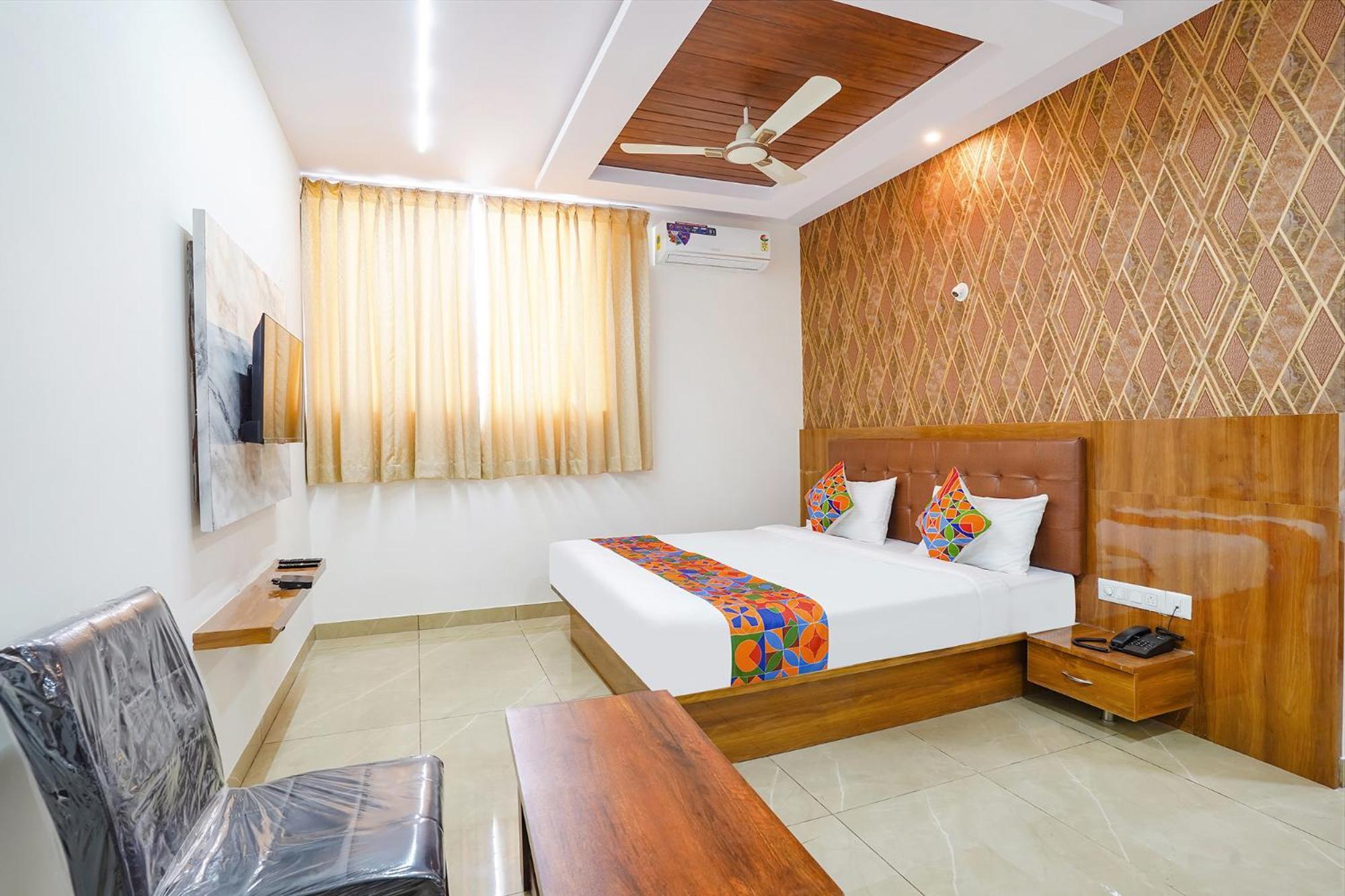 Fabhotel Platinum Palace - Nr Magadi Main Road バンガロール エクステリア 写真